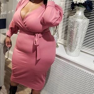 boohoo exclusive wrap midi dress in pink floral